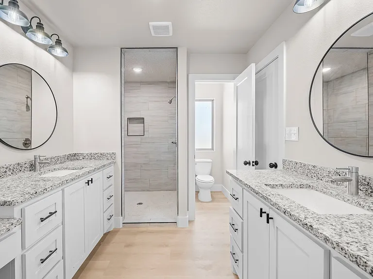 10611 East Cres #7400 — Photo 19