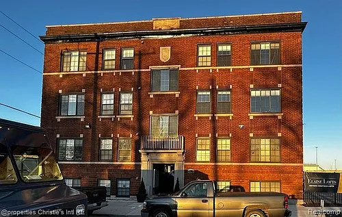 Elaine Lofts Photo 1