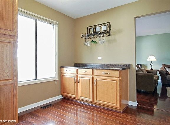 5th image of 1825 Paxton Dr