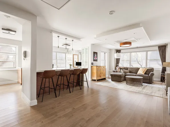 70 East 10th Street image 1 of 10