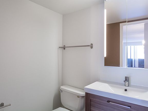 3rd image of 637 E Woodland Park Ave APT 312