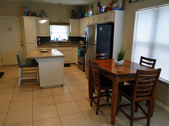 5th image of 107 E Bahama St #A-1