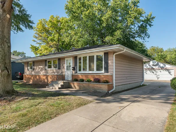 756 N Edgelawn Dr, Aurora, IL 60506