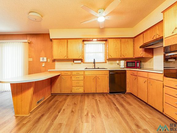 3rd image of 1333 Stratford Ln