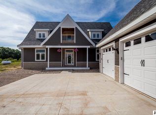 7021 Benjamin Ln, Grass Lake, MI 49240