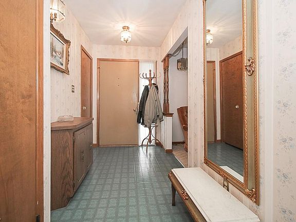 2nd image of 1288 Firethorn Dr
