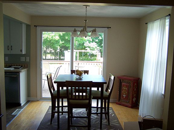 4th image of 222 Champion Ave