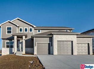 17005 Rachel Snowden Pkwy, Bennington, NE 68007
