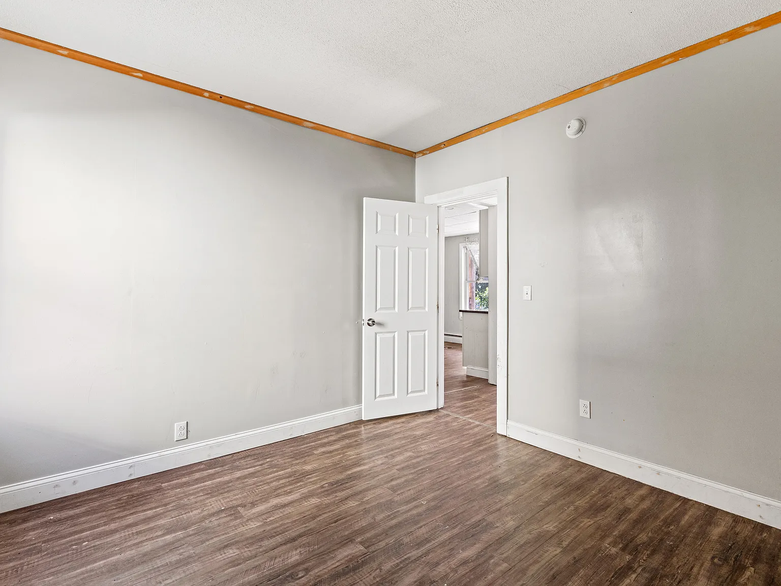 3 bed, 1080 sqft, $1,600 — Photo 4