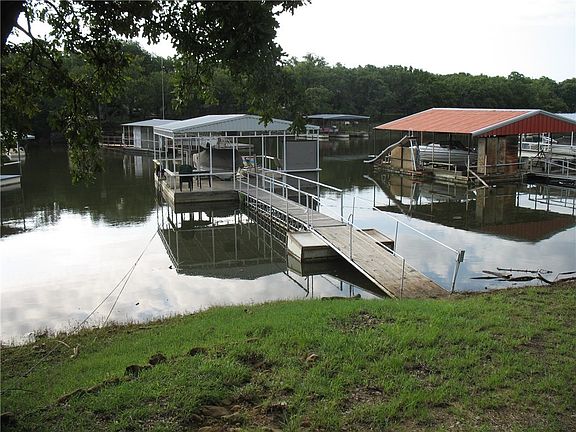 2nd image of 215 County Road 1742