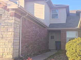 833 Hickory St, Burleson, TX 76028