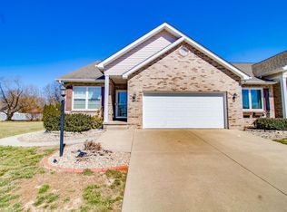 4526 Greenleaf Dr, Alton, IL 62002