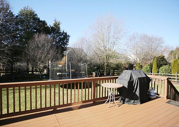 3rd image of 16405 Cardross Ln