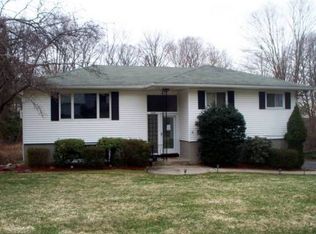 30 Minkel Rd, Ossining, NY 10562