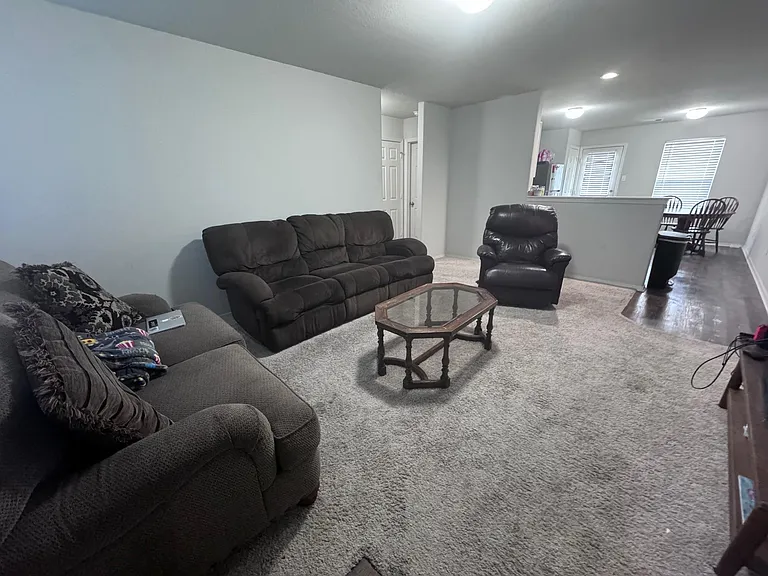 4501 Willow Pointe Dr — Photo 3