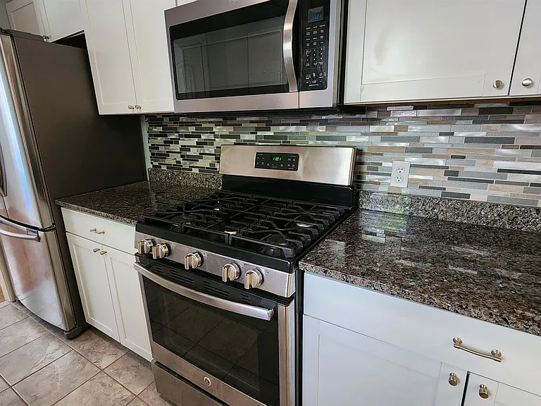 1355 Dearing Rd — Photo 10