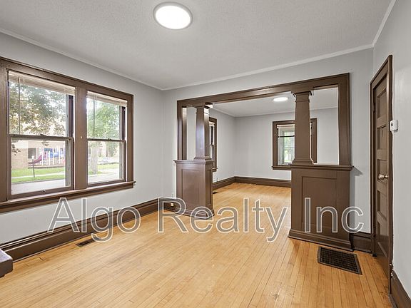 5th image of 3400 Elliot Ave APT 1