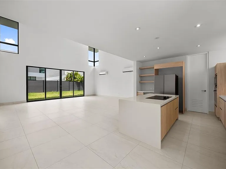 135 Salonga St — Photo 14