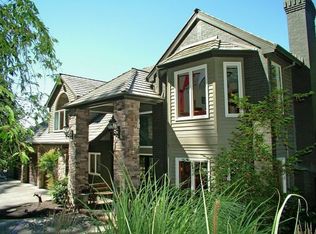 889 SW Hoffman Rd, West Linn, OR 97068