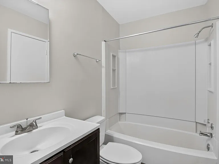 9305 Bathgate Ct — Photo 20