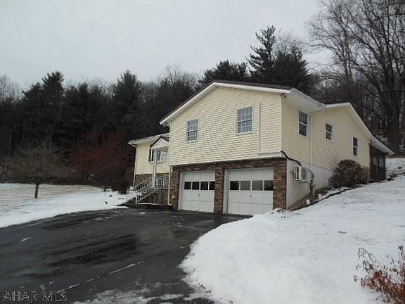 3rd image of 129 Bailey Dr