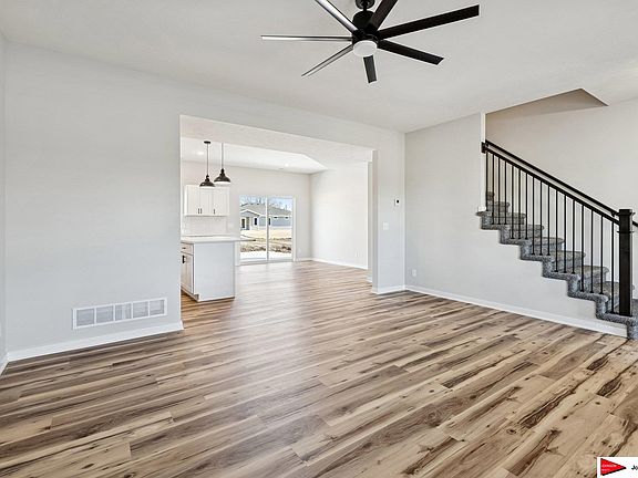 4th image of 1201 S Lakewood St