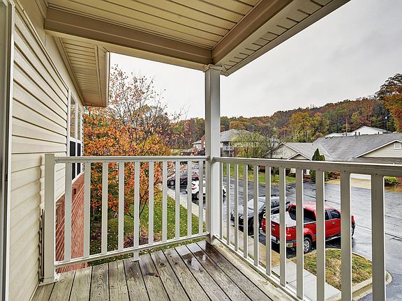 3rd image of 9106 Hawthorne Pointe Dr Unit 204