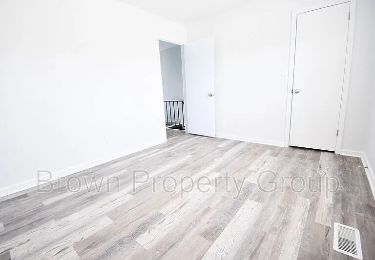 2105 Grand Prix Dr #E — Photo 8