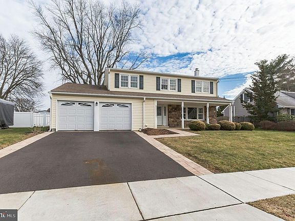 3rd image of 181 Fletcher Dr