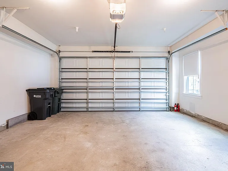 13001 Hattontown Sq — Photo 47