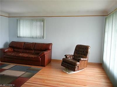 3rd image of 3119 Priscilla Ave