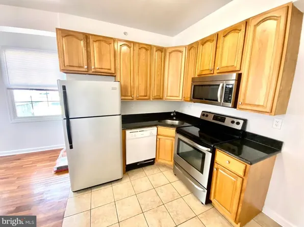 1614 S 6th St #2F, Philadelphia, PA 19148