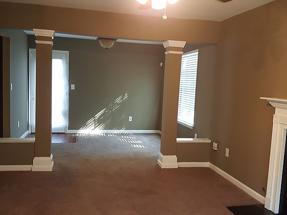 Living Room/Dining Room