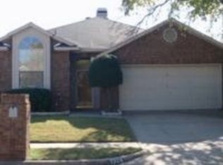 1924 Pine Ridge Dr, Bedford, TX 76021