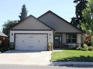 240 SW Quince St, Junction City, OR