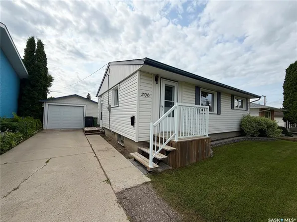 206 Third AVENUE S, Yorkton, SK S3N 1E8