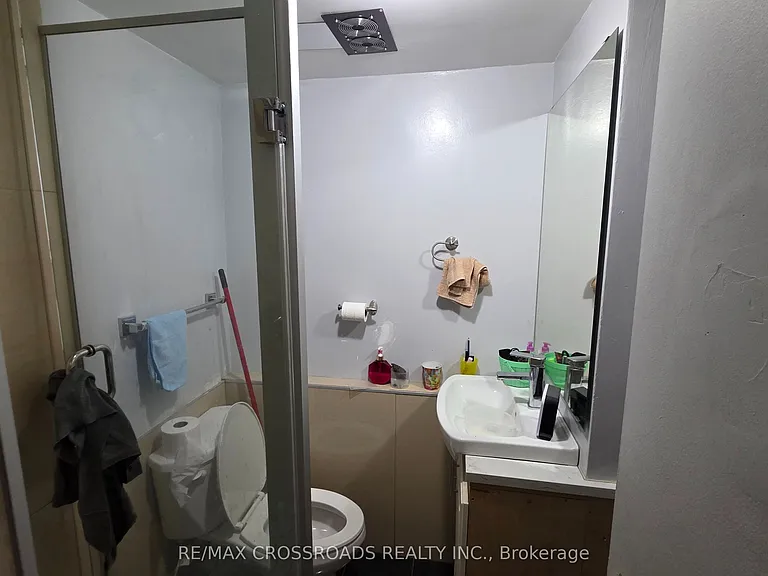 180 Markham Rd #921 — Photo 29