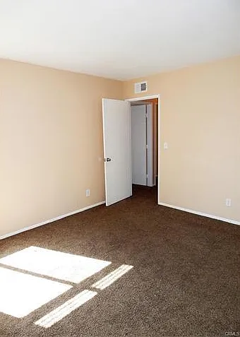 3 bed, 1088 sqft, $3,295 — Photo 3