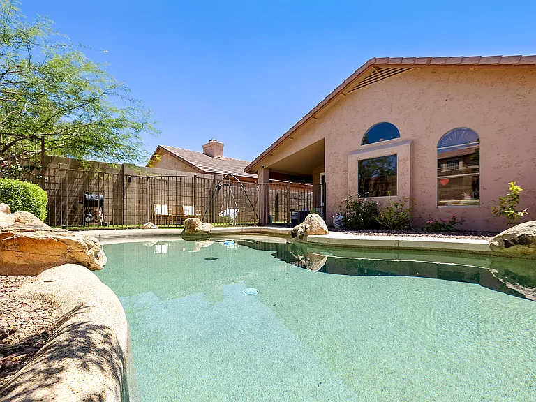 4704 E Weaver Rd — Photo 59