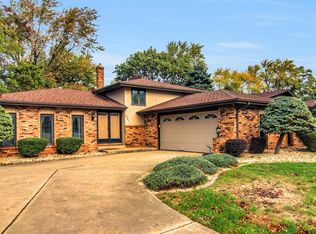 3047 Lakeside Dr, Highland, IN 46322