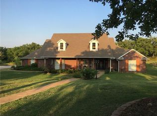 1001 Stephens Dr, Bells, TX 75414