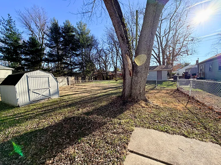 1031 S Parker Dr — Photo 16