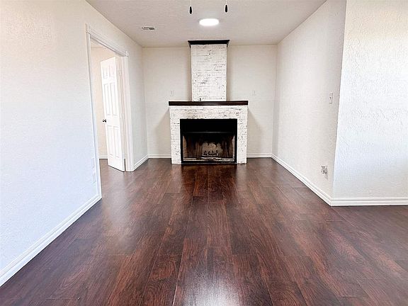 4th image of 6914 SW Forest Ave