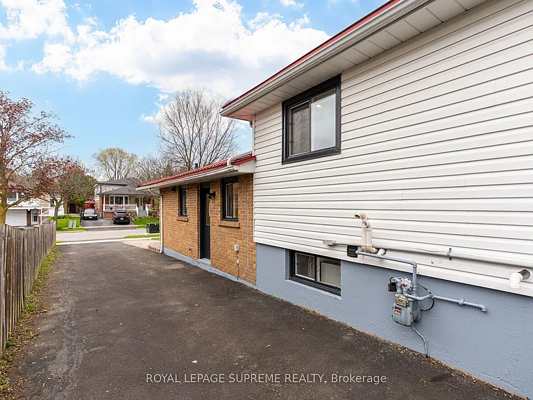 143 Voltarie Cres #UPPER — Photo 26