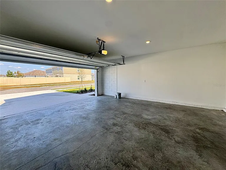 405 Kayden Cv — Photo 10