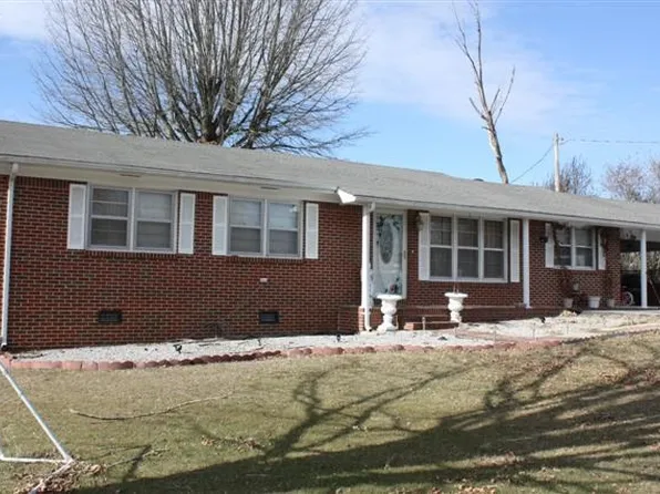 361 Meadowbrook Dr, McMinnville, TN 37110