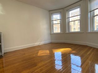 121 Park Dr #14L, Boston, MA 02215