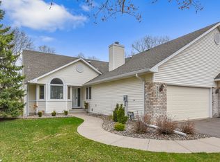 8223 Creekside Cir, Bloomington, MN 55437