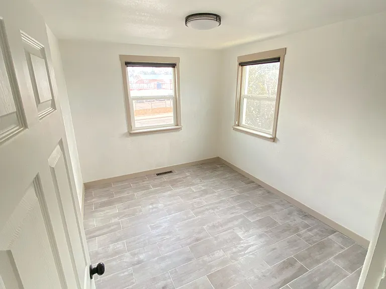 825 Bonfoy Ave #1 — Photo 6