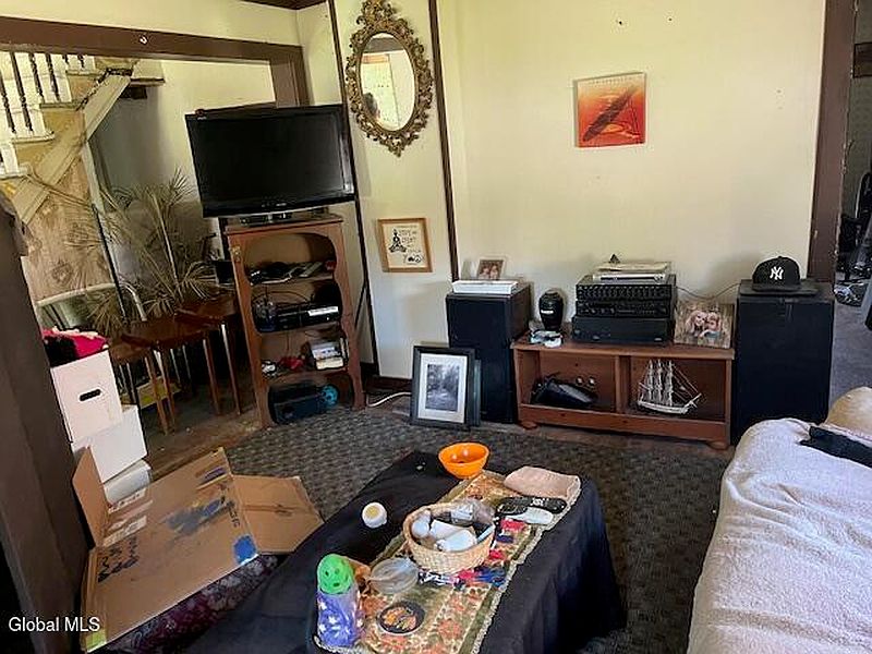 3rd image of 16 Willow Street